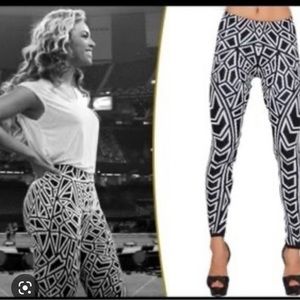 RVN Textured Geo Jacquard Black and White Heavyweight Leggings Size S